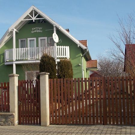 Casa Fortyogo Tîrgu Secuiesc エクステリア 写真